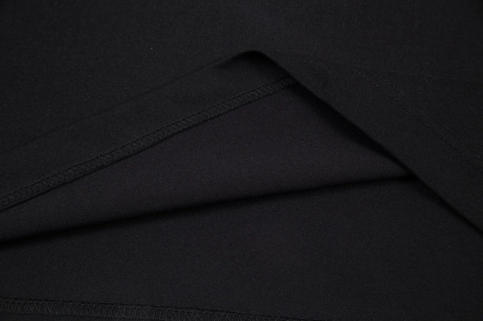 🅿️170 [CH Crow Heart] 2025FW short-sleeved T-shirt, letter LOGO printing, high-end 26s double yarn 300g fabric, heavy fabric, custom stretcher rib, same vat and dye, complete three standards, same style for men and women, color: black, white, size: S M L XL 2XL